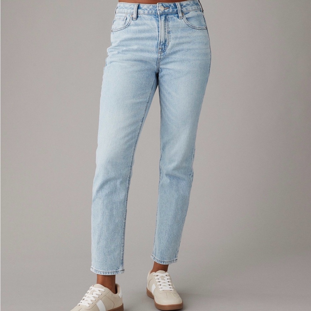 American Eagle Strigid Mom Jean size 0 short